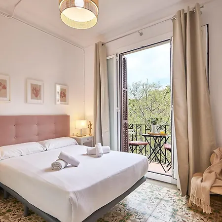 Bbarcelona Sagrada Familia Garden Apartment