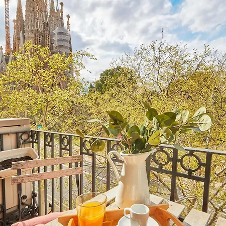 Bbarcelona Sagrada Familia Garden Barcelona
