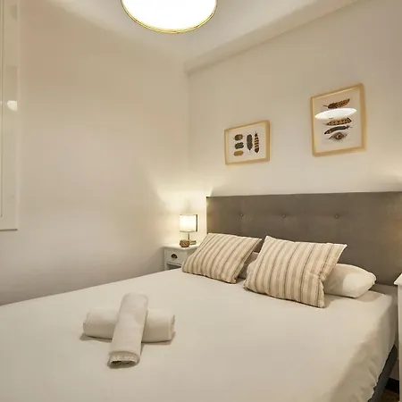 Bbarcelona Sagrada Familia Garden Apartment Barcelona